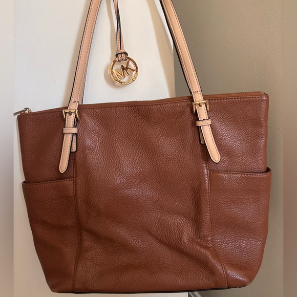 Michael Kors Tan Pebbled Leather Structured Medium Tote – Good Condition